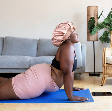 How-to-Achieve-Frizz-Free-Curls-The-Ultimate-Guide-to-Satin-Bonnets YANIBEST